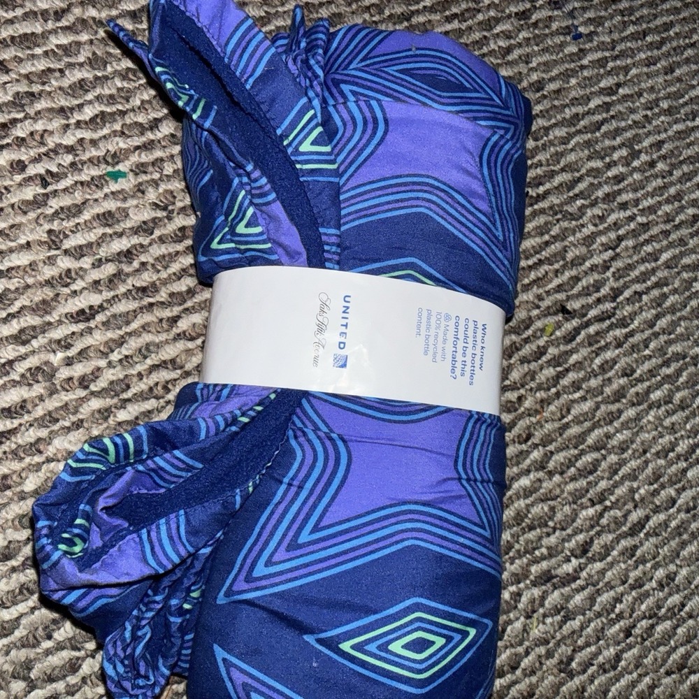 United Airlines Saks Fifth Avenue Claude Kameni Blue Blanket Limited Edition - Picture 4 of 4